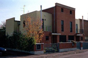 Progetto e D.L. per la costruzione di casa bifamiliare di mq.750 a Francolino (FE).(1993)